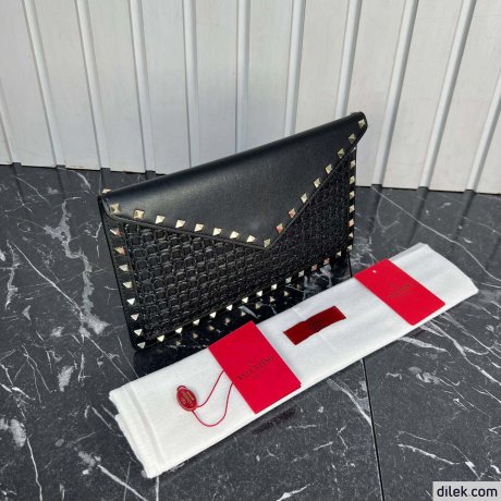 Valentino Garavani Rockstud Raffia Clutch Bag